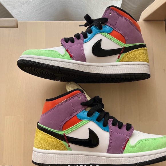 women's air jordan 1 mid se white/black-lightbulb - Picture 6 of 9